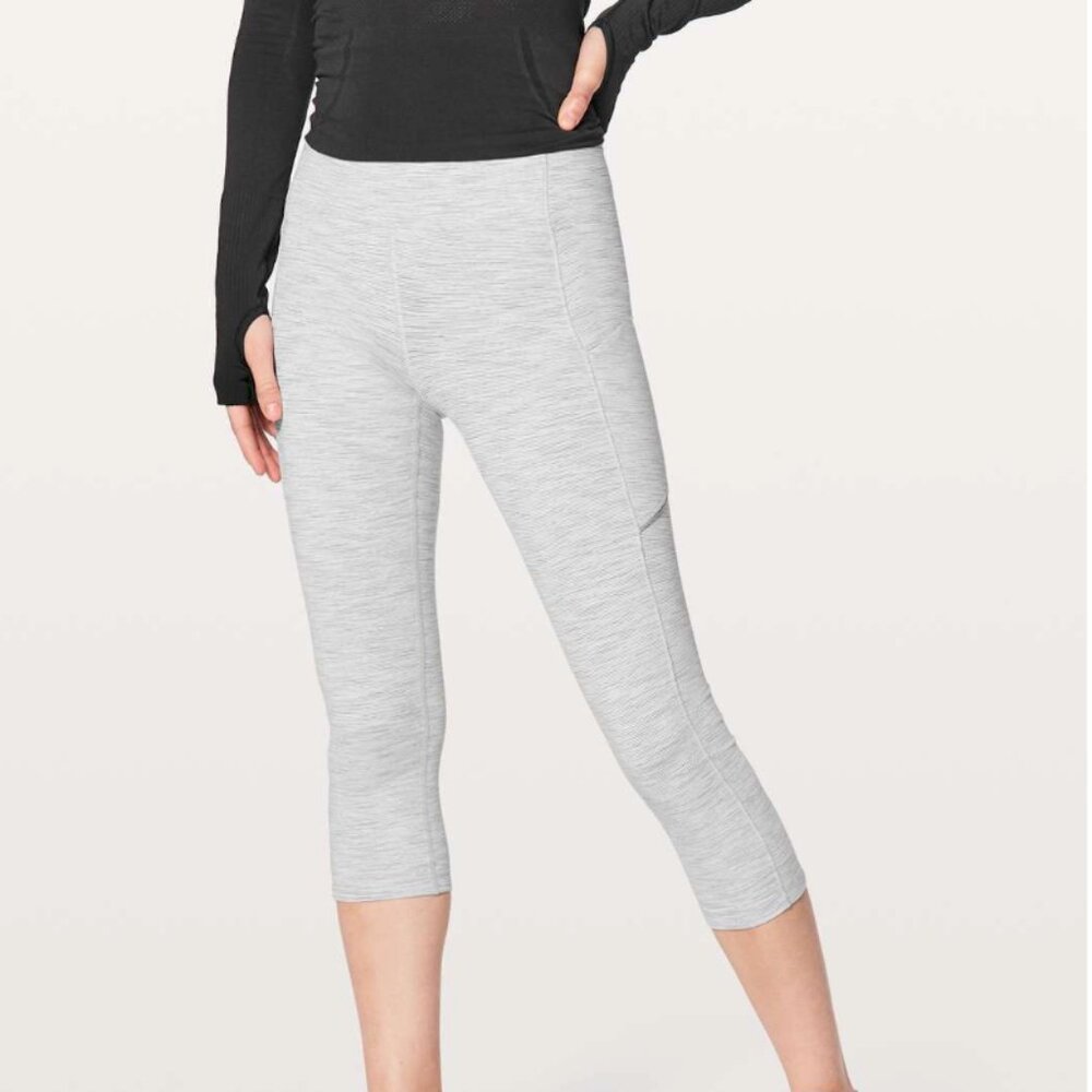🍋Lululemon Speed Up Crop 21' Size 6 Wee Are From Space Grey Striped